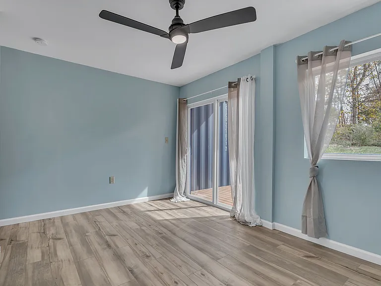 1406 Container Way — Photo 10
