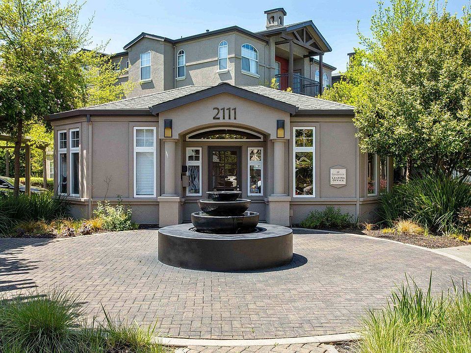 Leasing Office at Renaissance Apartments in Santa Rosa, California