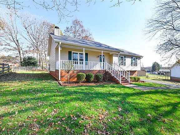 2nd image of 7505 Green Chase Ct