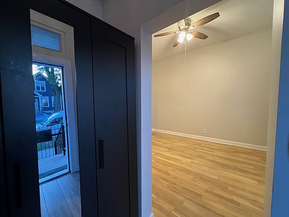 4th image of 1925 N Albany Ave #1L