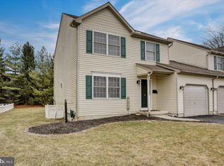 29 S Wayne St, Robesonia, PA 19551