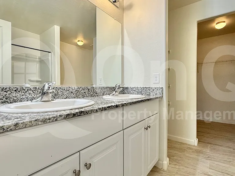 1081 W Palo Verde Ave — Photo 16
