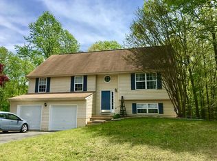 8 Plumosa Dr, Fredericksburg, VA 22405