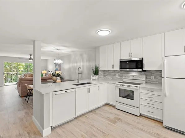 3071 Sandpiper Bay CIR #L205, NAPLES, FL 34112