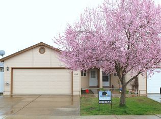 445 Crystal Dr, Eagle Pt, OR 97524