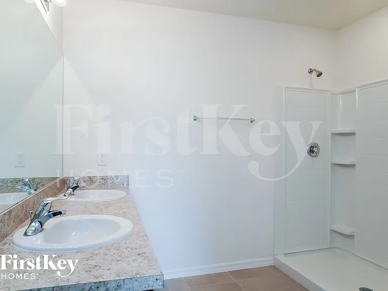 1622 SW 27th St — Photo 14