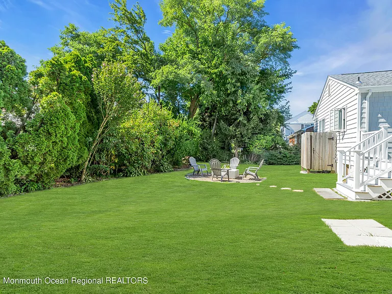 608 Brielle Ave — Photo 35