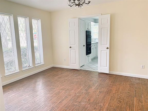 4th image of 15603 Sunset Rock Dr
