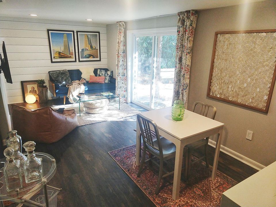 Living Room/ Dining Room
