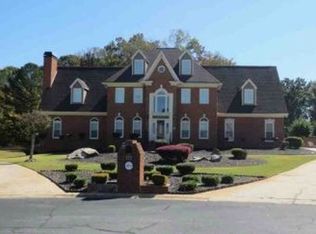 155 Benson Cir, Fayetteville, GA 30214