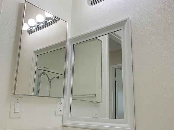 4th image of 411 S Berendo St APT 201