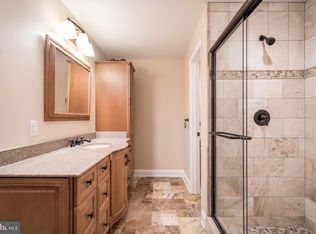 5 Barn Ridge Ct, Silver Spring, MD 20906