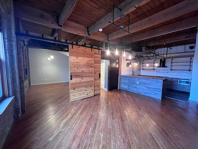 600 Monroe Ave NW #206 — Photo 3