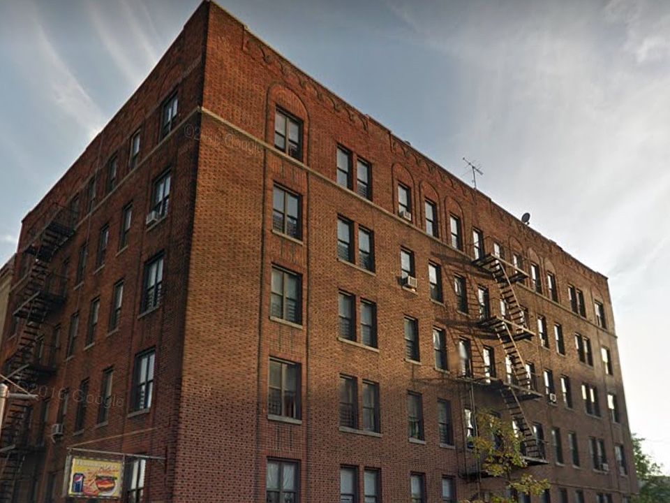 1st image of 1950 Bryant Ave #3