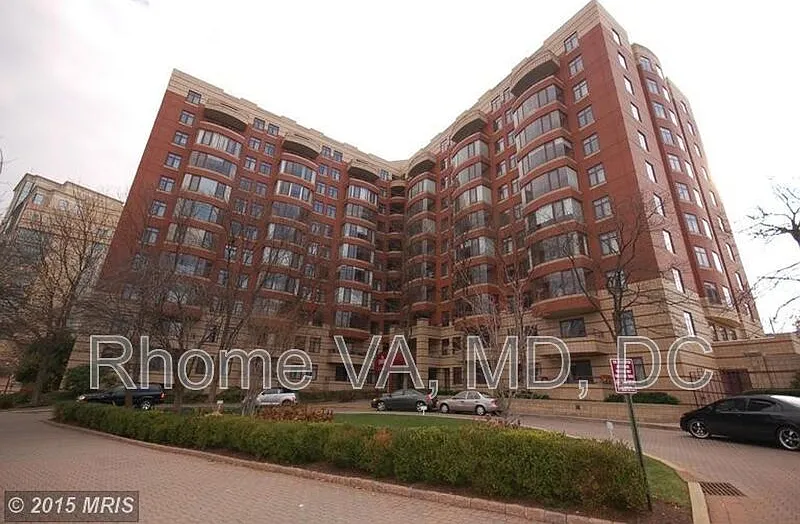 2400 Clarendon Blvd #903