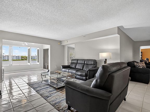 2nd image of 14096 HUNTINGTON POINTE Drive #305