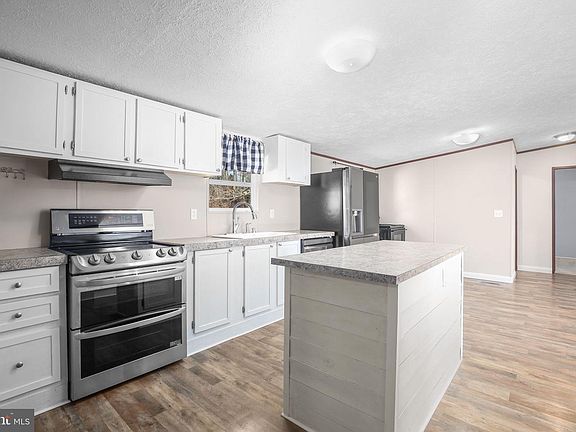 4th image of 10000 Hummingbird Ln