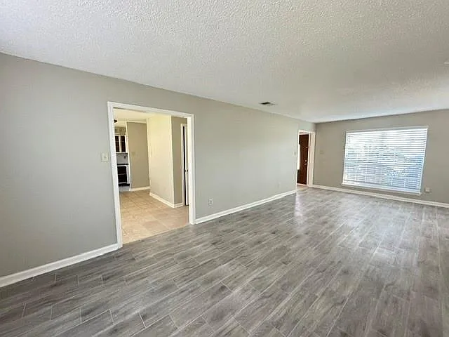 3 bed, 2.5 bath, 1836 sqft, $2,150 — Photo 4