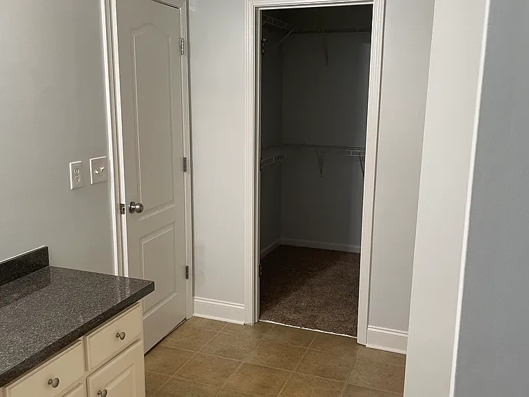 1054 Blakewood Ct — Photo 26