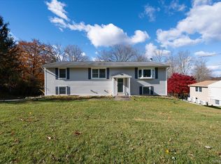 40 Saint Michaels Ter, Carmel, NY 10512