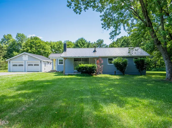 12 Hawks Way, Eagle Bridge, NY 12057