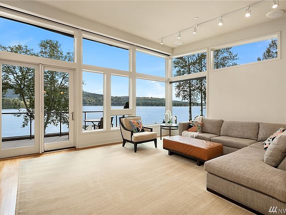 4th image of 4323 E Lake Sammamish Pkwy SE #302