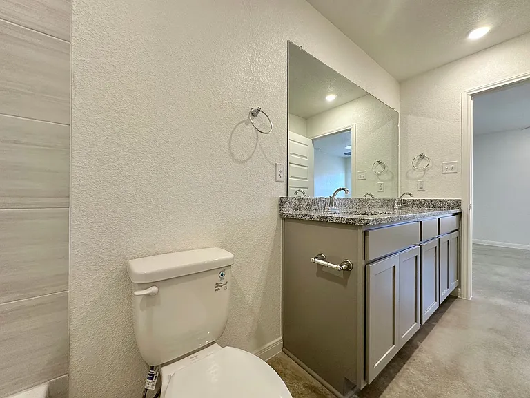905 Cherry Laurel Ln — Photo 27