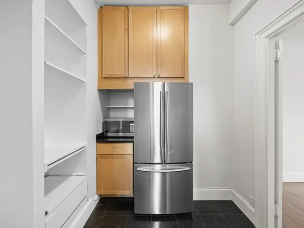 157 East 72nd Street image 10 of 17