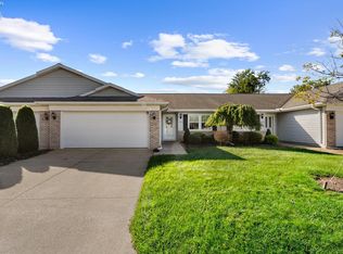 927 Dallas Dr, Huron, OH 44839