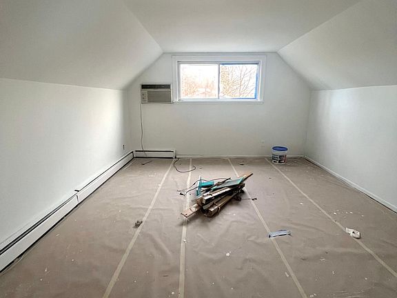 5th image of 119 Le Grand St
