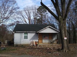 4565 Crews Ln, Walkertown, NC 27051