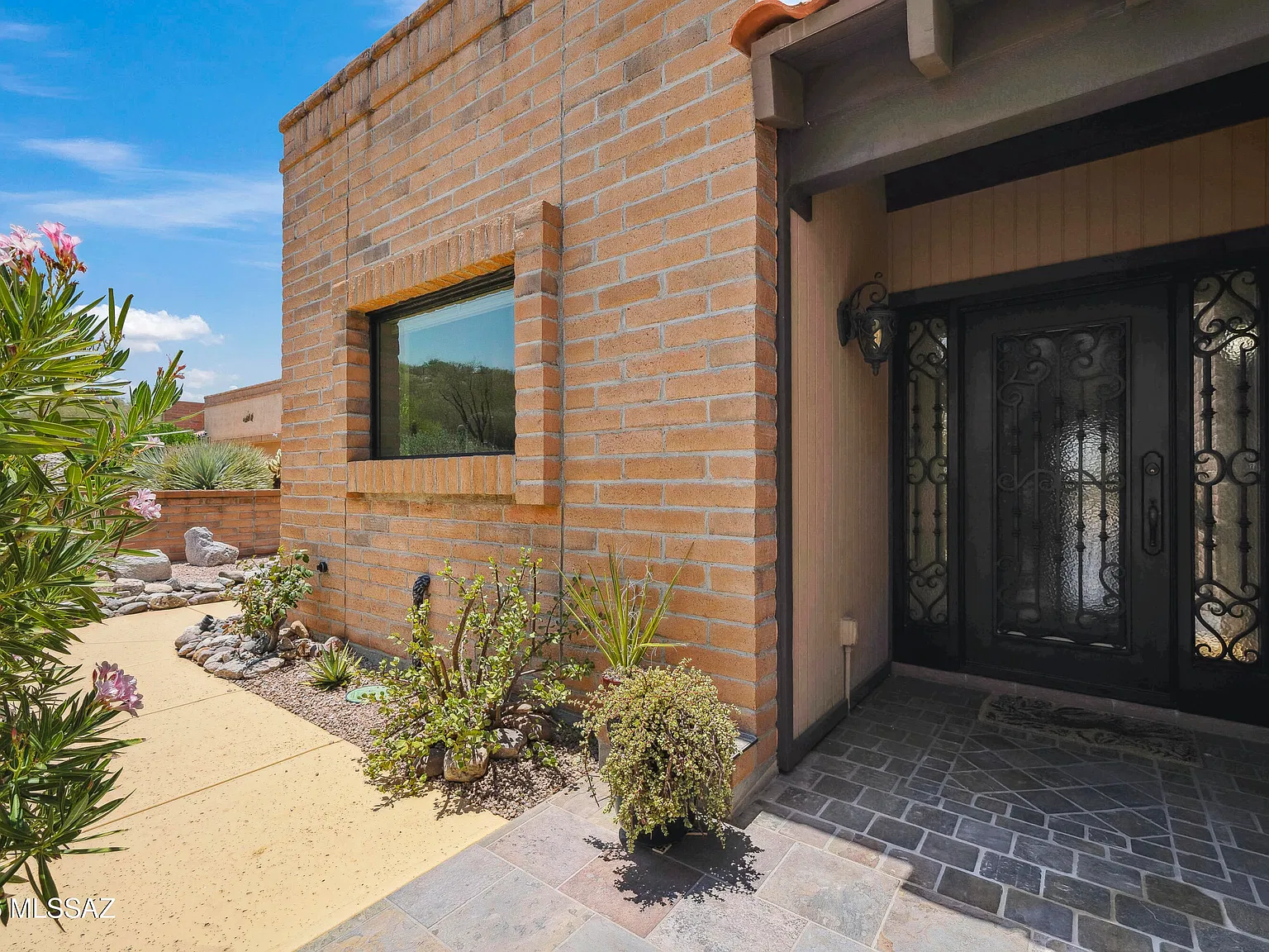 3 bed, 2.5 bath, 1977 sqft, $3,000 — Photo 4