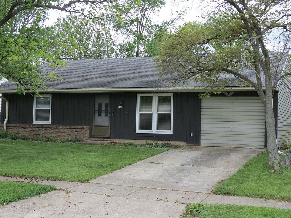 1st image of 3222 Chaucer Dr