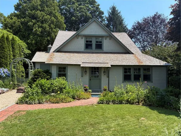 48 Grinnell St, Jamestown, RI 02835