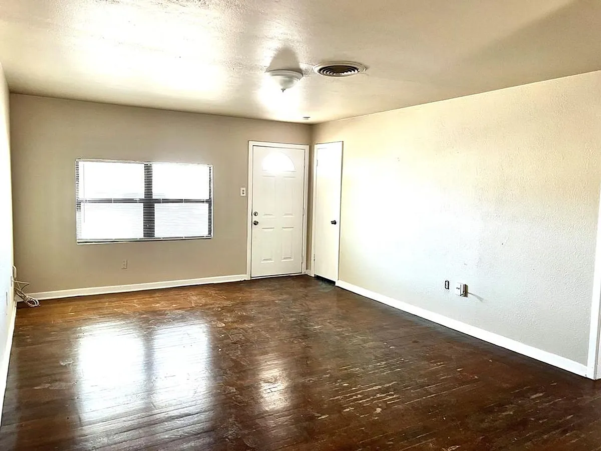 Building Photo - 5403 McKnight Dr