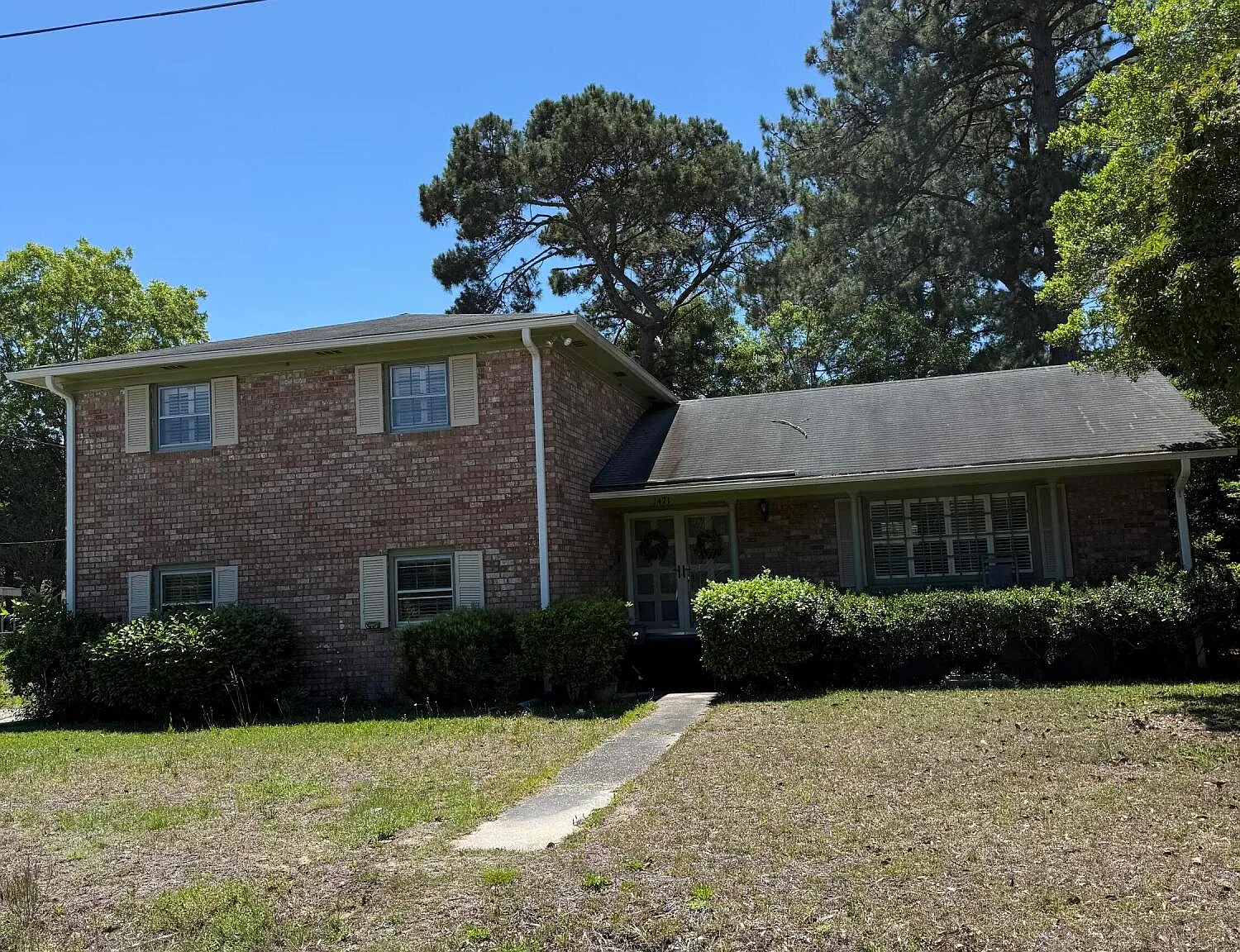 4 bed, 2.5 bath, 2011 sqft, $3,000 — Photo 1
