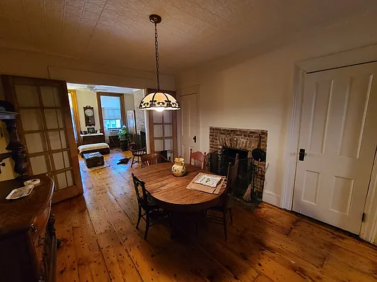 Rented by M.Woods & Associates | media 8