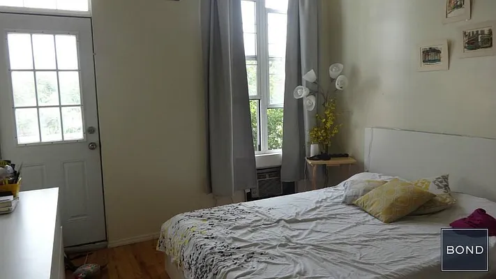 Rented by Bond New York | media 44