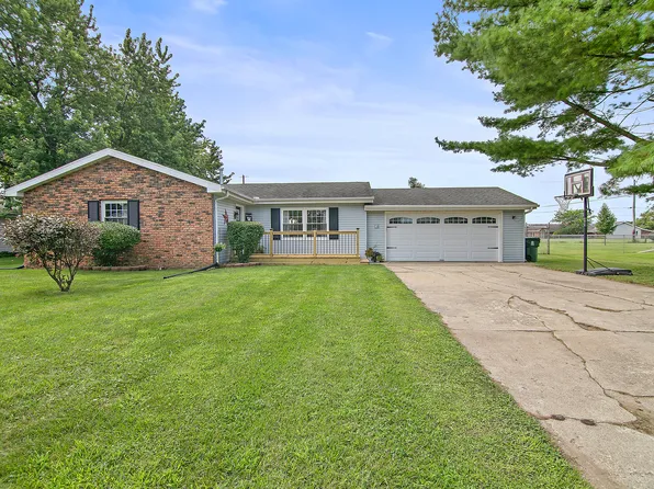 3494 W El Paso Dr, Kankakee, IL 60901