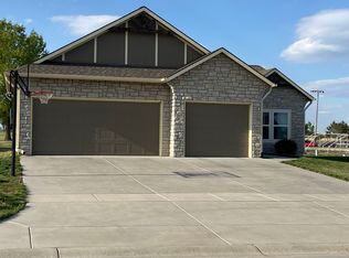 932 Cedar Brook Cir, Mulvane, KS 67110