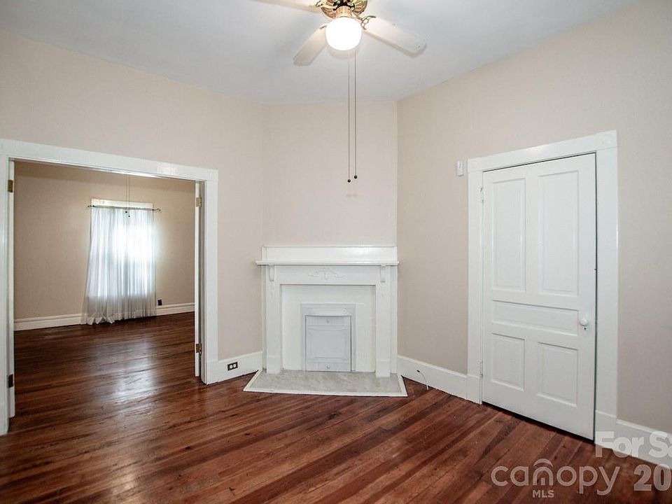 25th image of 316 S Race St
