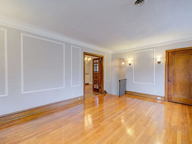 (242) 7156-58 Tulane Ave — Photo 2