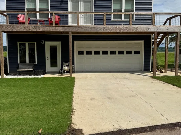 1040 Lake Dr, Hornbeak, TN 38232