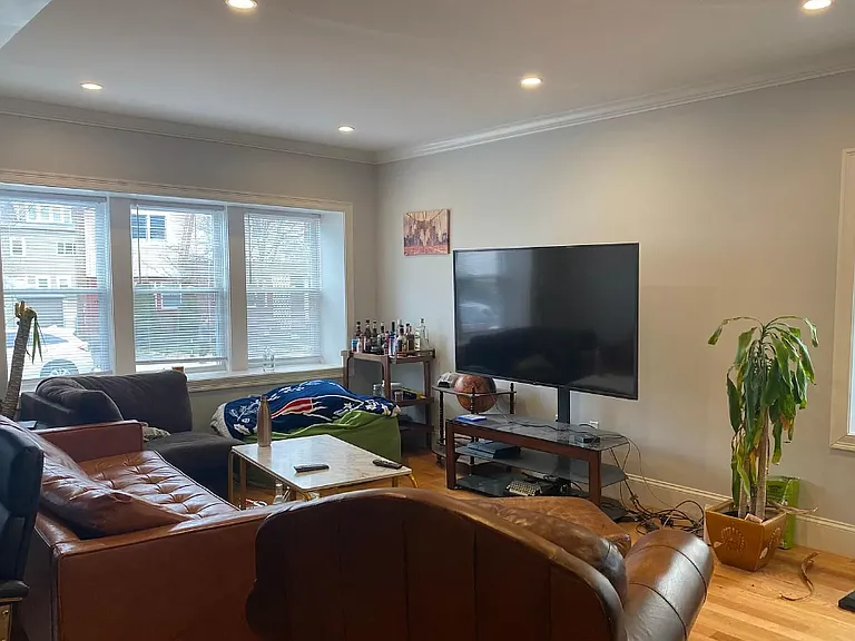 27 Bothwell Rd #2 — Photo 2