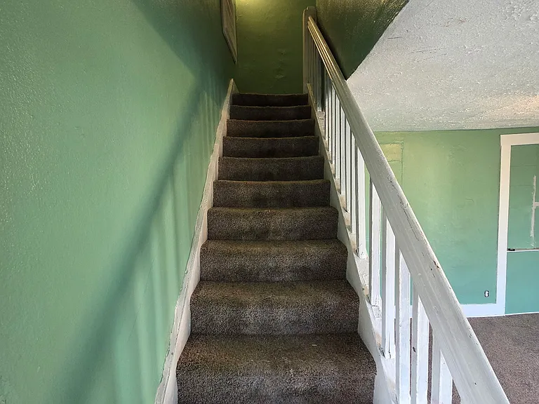 1039 N Lafountain St — Photo 4