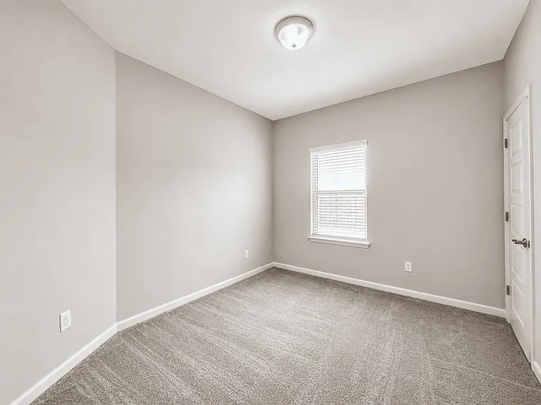 7204 Magnolia Crk #101 — Photo 10