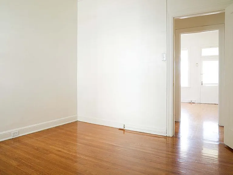Kensington Apartments — Photo 11
