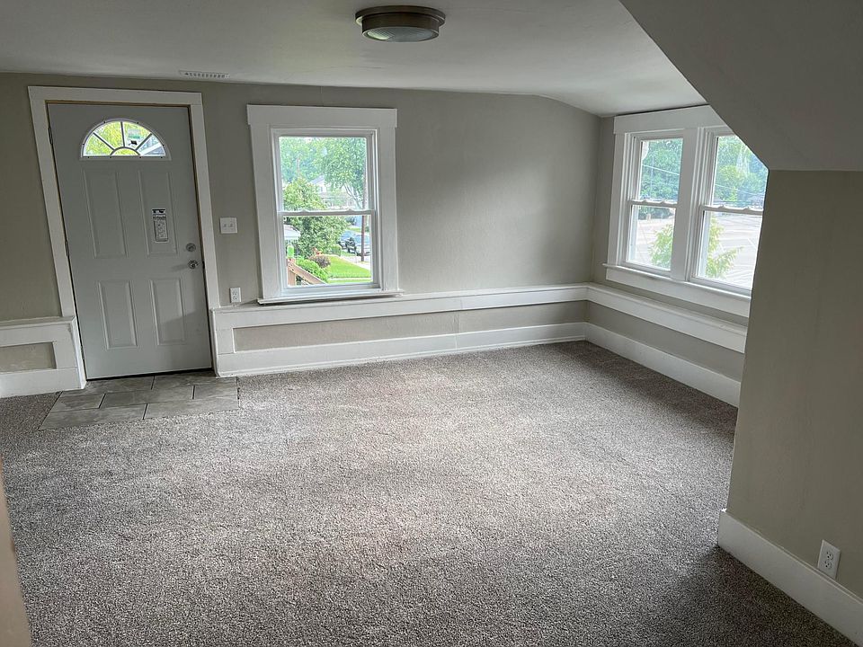 1st image of 701 N West Ave #1/2