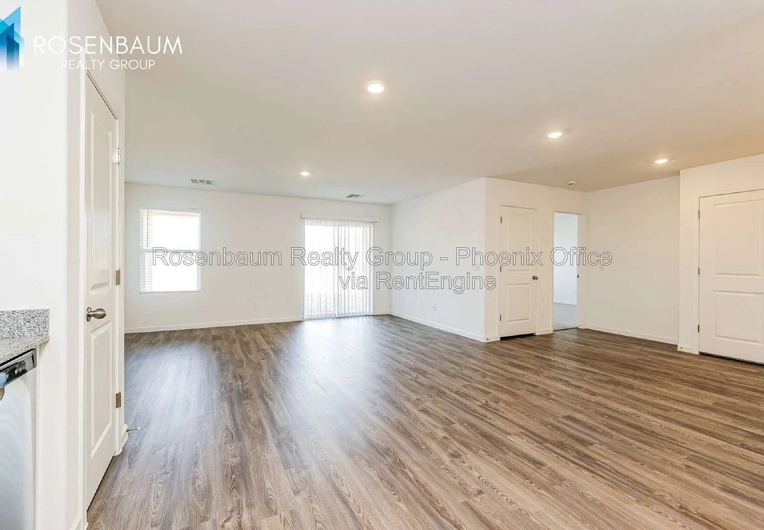 3 bed, 2.0 bath, 1290 sqft, $1,495 — Photo 4