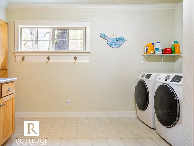 6565 Whispering Pines Ln — Photo 48